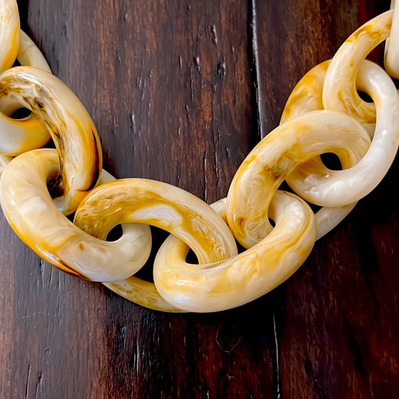 Link Necklace - Picture 2 of 6